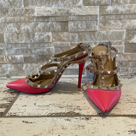 Authentic Valentino Pink Studded Pumps 6M